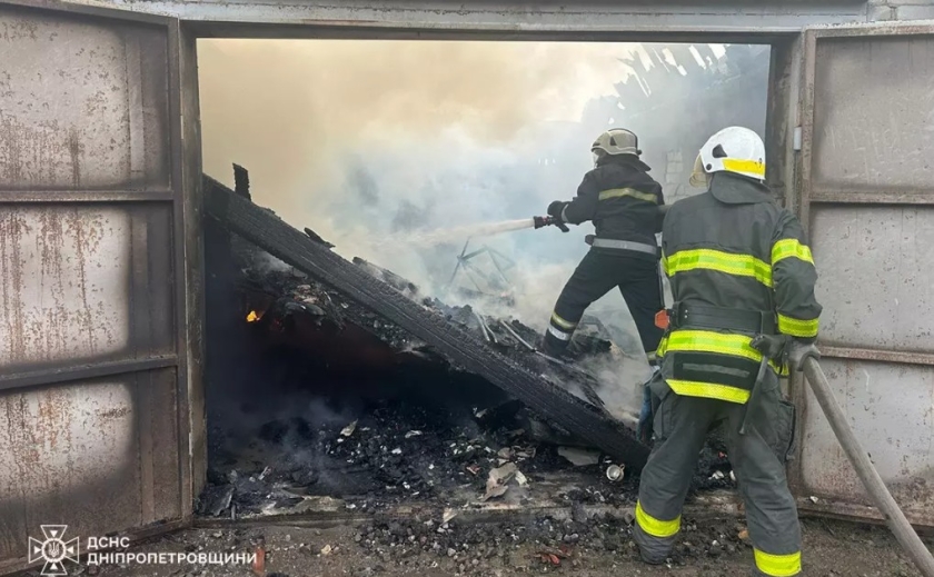 У Верхньодніпровську надзвичайники ліквідували займання гаража